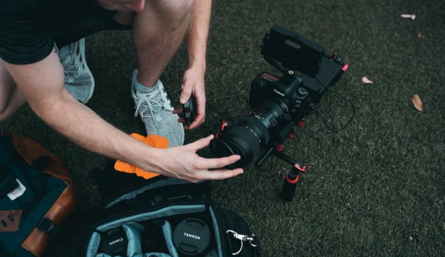 色彩心理学×动态美学，红星区产品视频拍摄公司唤醒感官冲击力